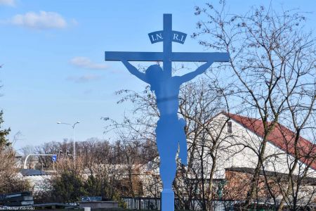 Łagiewniki: krzyż na cmentarzu kościelnym, fot. 2020