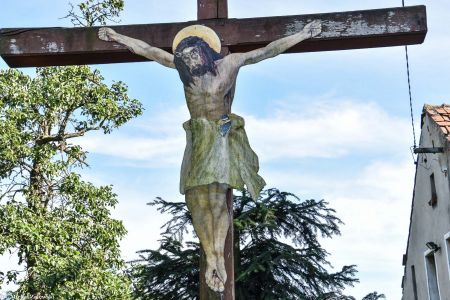Drewniany krzyż przydrożny w Zaborowie Wielkim