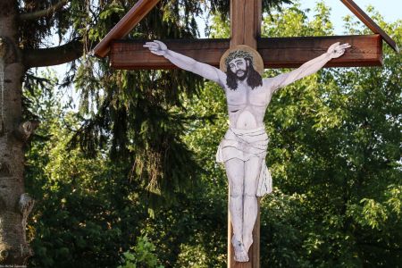 Piotrowice, gm. Kostomłoty; poprzedni krzyż po odmalowaniu Chrystusa w 2019 r., fot. 2022