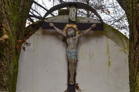 Lądek-Zdrój; drewniana postać Chrystusa na wzór postaci z blachy, fot. 2020