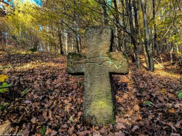 Krzyż kamienny w Czernicy