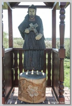 Drewniana rzeźba św. Jana Nepomucena w Głębokim