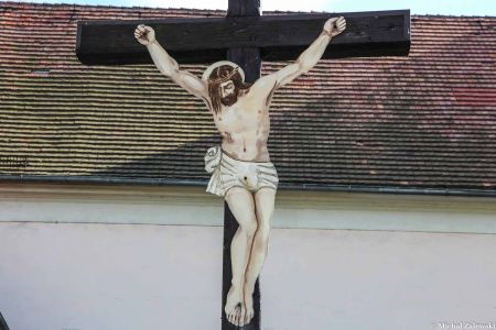 Krzyż drewniany w Lubrzy