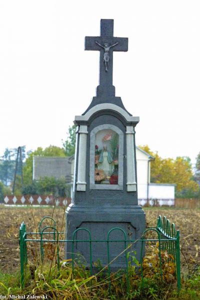 Plik:Mierzynówka, krzyż.jpeg