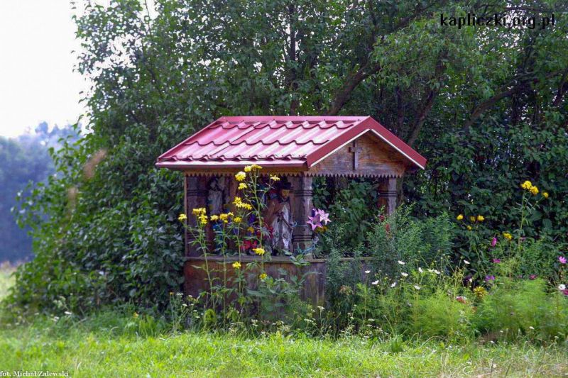 Plik:Święck Strumiany kapliczka.jpg