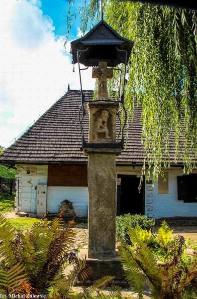 Plik:Dobczyce krzyż 1604.jpeg