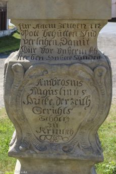 10. Inskrypcja z tyłu na cokole pomnika św. Jana Nepomucena w Świdnicy Polskiej