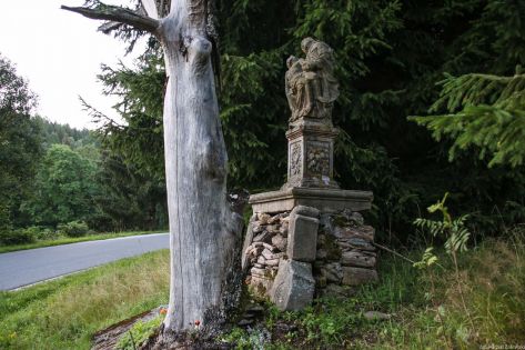 Pieta z pocz. XVIII w. w Lesicy (fot. 2023)[1].