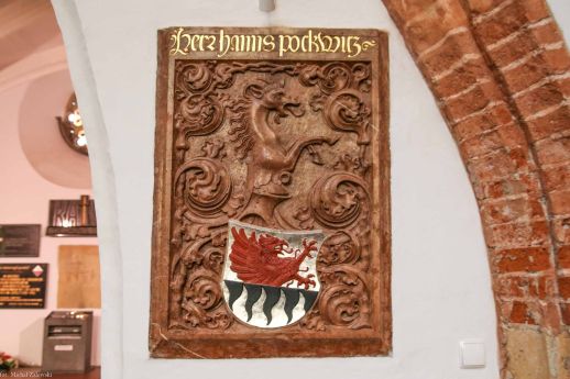 Tarcza herbowa; fragment niegdysiejszego epitafium Hannsa Pockwicza (zm. 1510) w farze elżbietańskiej