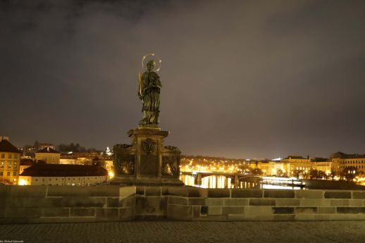 Jan Nepomucen na moście Karola