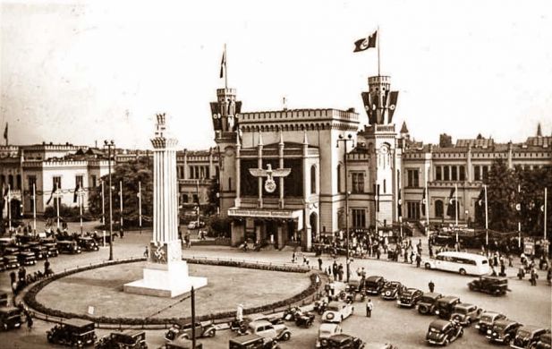 Niemieckie Święto Gimnastyki i Sportu w 1938 r.; kolumna przed Dworcem Głównym