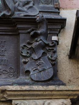 Herb Rindfleisch reprezentujący Magdalenę z domu Rindfleisch (zm. 1559) na epitafium jej męża Sebastiana Monau (zm. 1534)