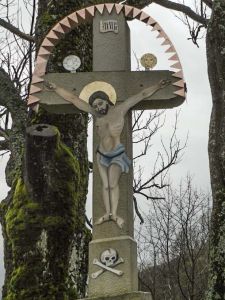 Jaworzec, woj. podkarpackie, pow. leski; krzyż pańszczyźniany z Chrystusem z blachy