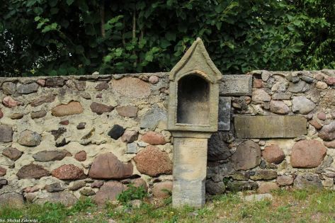 Kapliczka cmentarna w Lubnowie