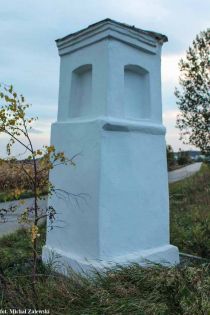 7 Tył kapliczki (fot. 2012)