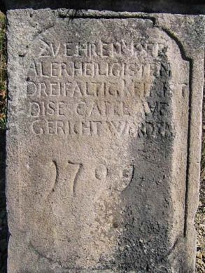 Kłodzko, woj. dolnośląskie; kolumna Trójcy Świętej z 1709 r.