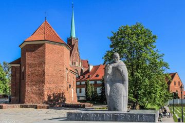 Pomnik papieża Jana XXIII we Wrocławiu