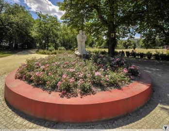 Kapliczka skrzynkowa we Wrocławiu