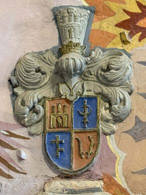 Herby Grzymała, Prus, Trzaska, Rogala; w szczycie Grzymała