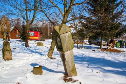 Kamienna kapliczka słupowa, Golejów