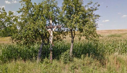 Wiry, Marcinowice; krzyż na N od wsi