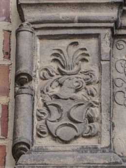 Monau na epitafium Stenzela Monaua (zm. 1557) i jego małżonki Lomery z domu Rindfleisch (zm. 1572) w farze elżbietańskiej