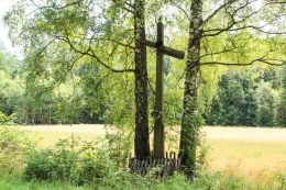 Inskrypcja na krzyżu pożegnalnym