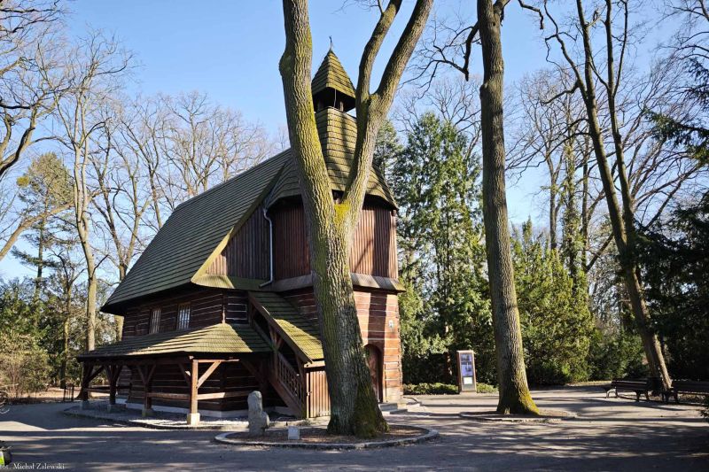 Plik:Park Szczytnicki kościół.jpg