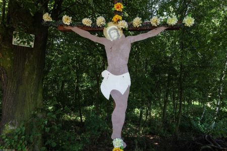 Rapocin, Głogów; poprzedni krzyż w 2024