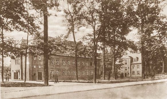 Tymczasowy kościół św. Piotra Kanizjusza; zdjęcie z lat 1927-1936