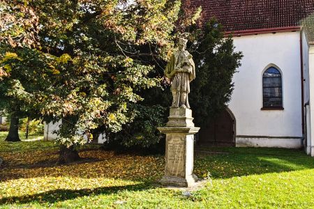 Pardubice, Czechy; Święty Jan Nepomucen z I poł. XVIII w. z chronostychem w języku czeskim