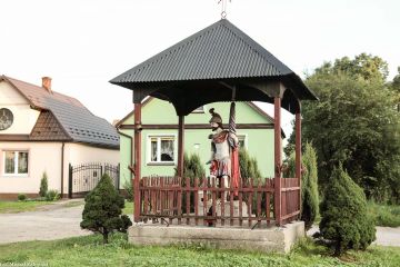 Kapliczka brogowa ze św. Florianem w Nowym Brzesku