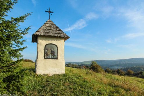 Kapliczka przydrożna na "węgierskim trakcie"