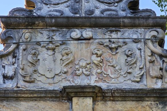 Brama wjazdowa, dwór w Starej Kraśnicy koło Świerzawy