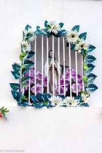 6. Wnęka z figurką Matki Boskiej (fot. 2012)