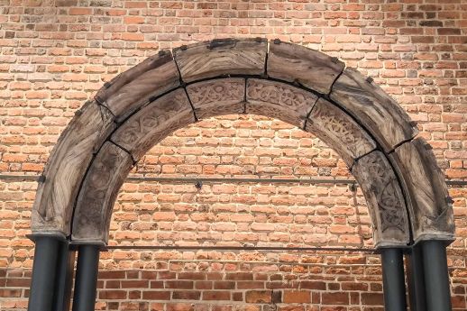 10. Archiwolta portalu kościoła NMP i św. Wincentego