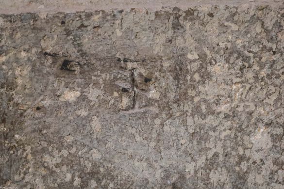 Filar 6N; podstawa od północy