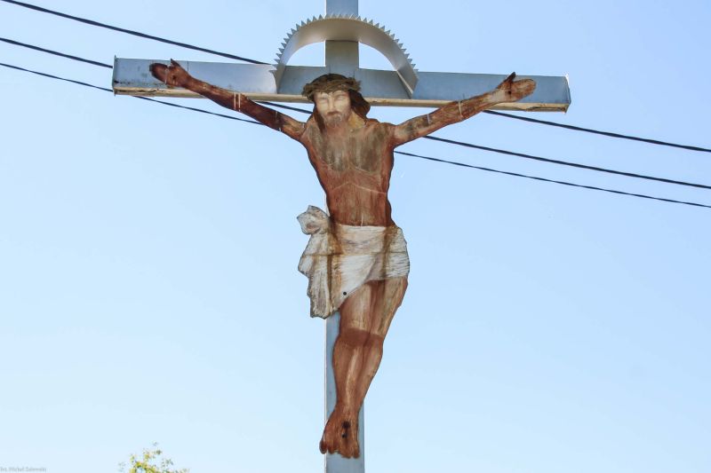 Plik:Klimkówka Chrystus z blachy.jpg