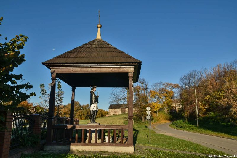 Plik:Opatów kapliczka brogowa.jpg