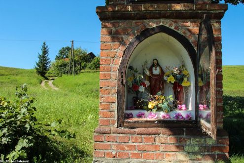 Wilimy, warmińska przydrożna kapliczka wnękowa