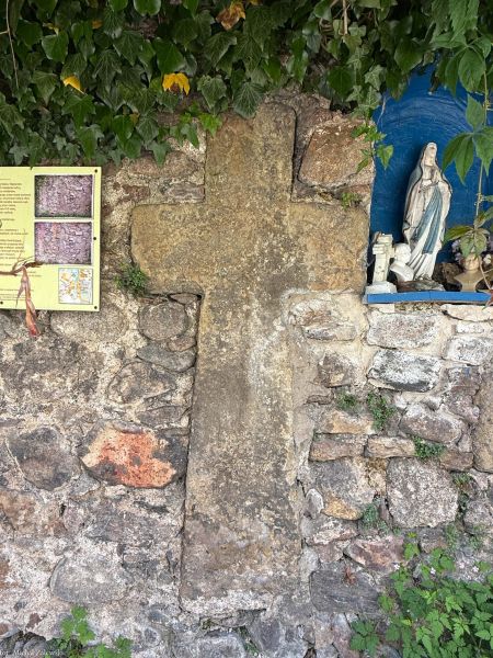 Plik:Miłków k. kamienny 2.jpg