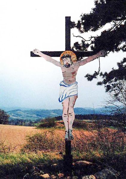 Plik:Lasówka Chrystus z blachy.jpg