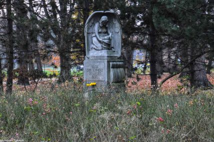 2. Park Zachodni we Wrocławiu, figura anioła z urną