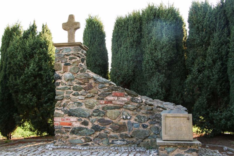 Plik:Pogwizdów pomnik.jpg