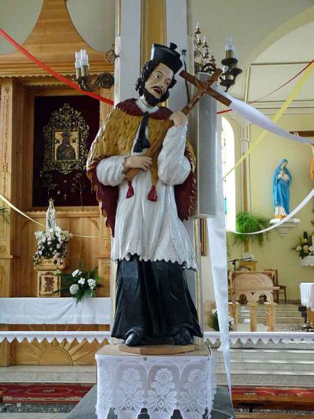 Plik:Krowica, Nepomucen z kapliczki.jpeg