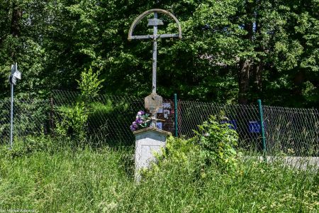 Krzyż przydrożny w Milęcicach