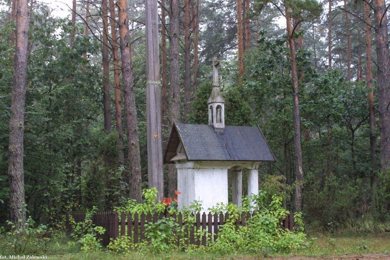 Plik:Brok kapliczka 2001.jpg