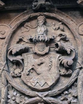 Herb na plakiecie herbowej z ok. 1580 r. znajdującej się pod epitafium z ok. 1515 r.; związany z Kathariną Krappe.