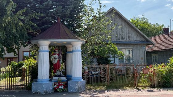 Stalowa Wola Rozwadów; kapliczka św. Floriana w typie kapliczki brogowej, koniec XVIII w.