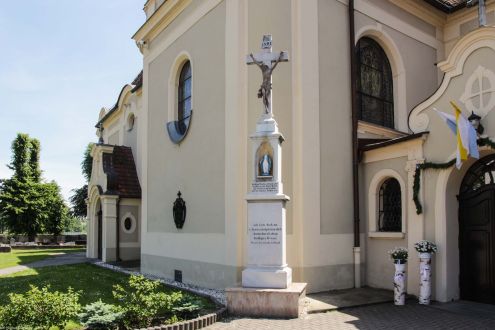 Mochów, pow. prudnicki; krzyż z 1879 r. z inskrypcją fundacyjną